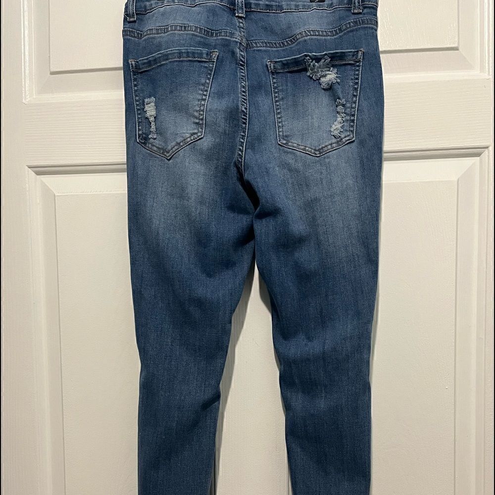 Ripped Jeans   - Picture 2 of 2
